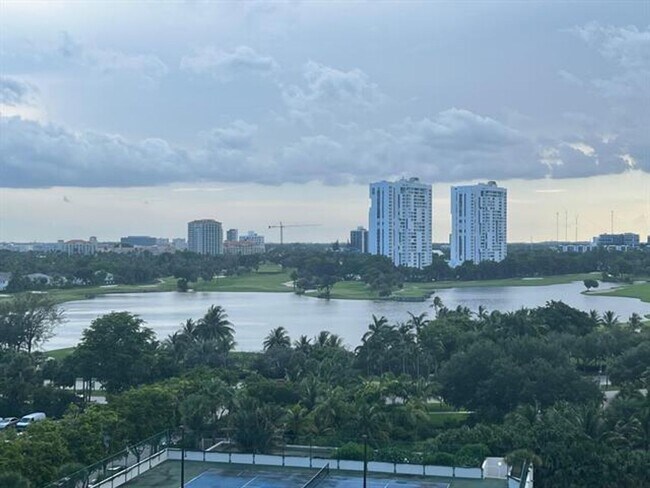 Building Photo - 20201 E Country Club Dr