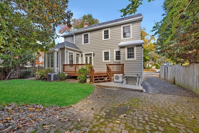 Building Photo - 4 Bed 4 Bath - Bethesda Expanded Colonial - One Car Garage