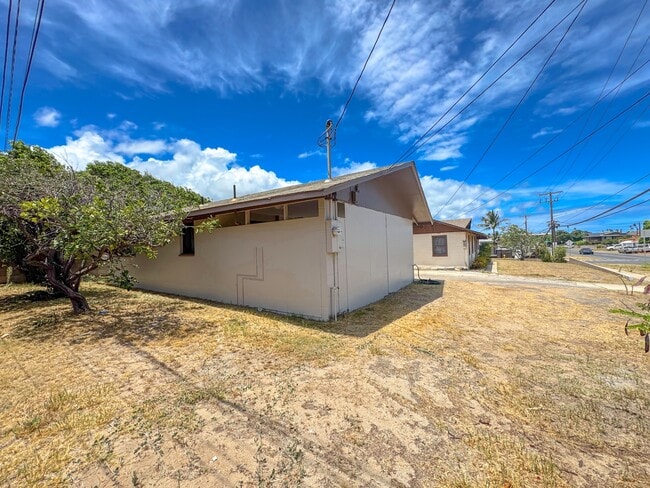 Building Photo - 236 Lono Ave