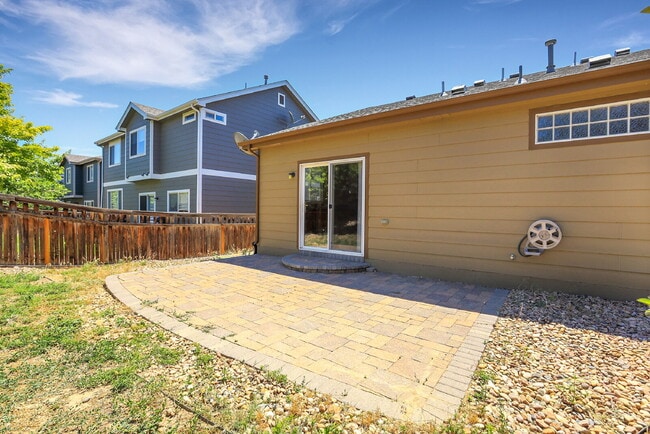 Building Photo - $2,295.00, 2 bedroom plus office, 2 bathro...