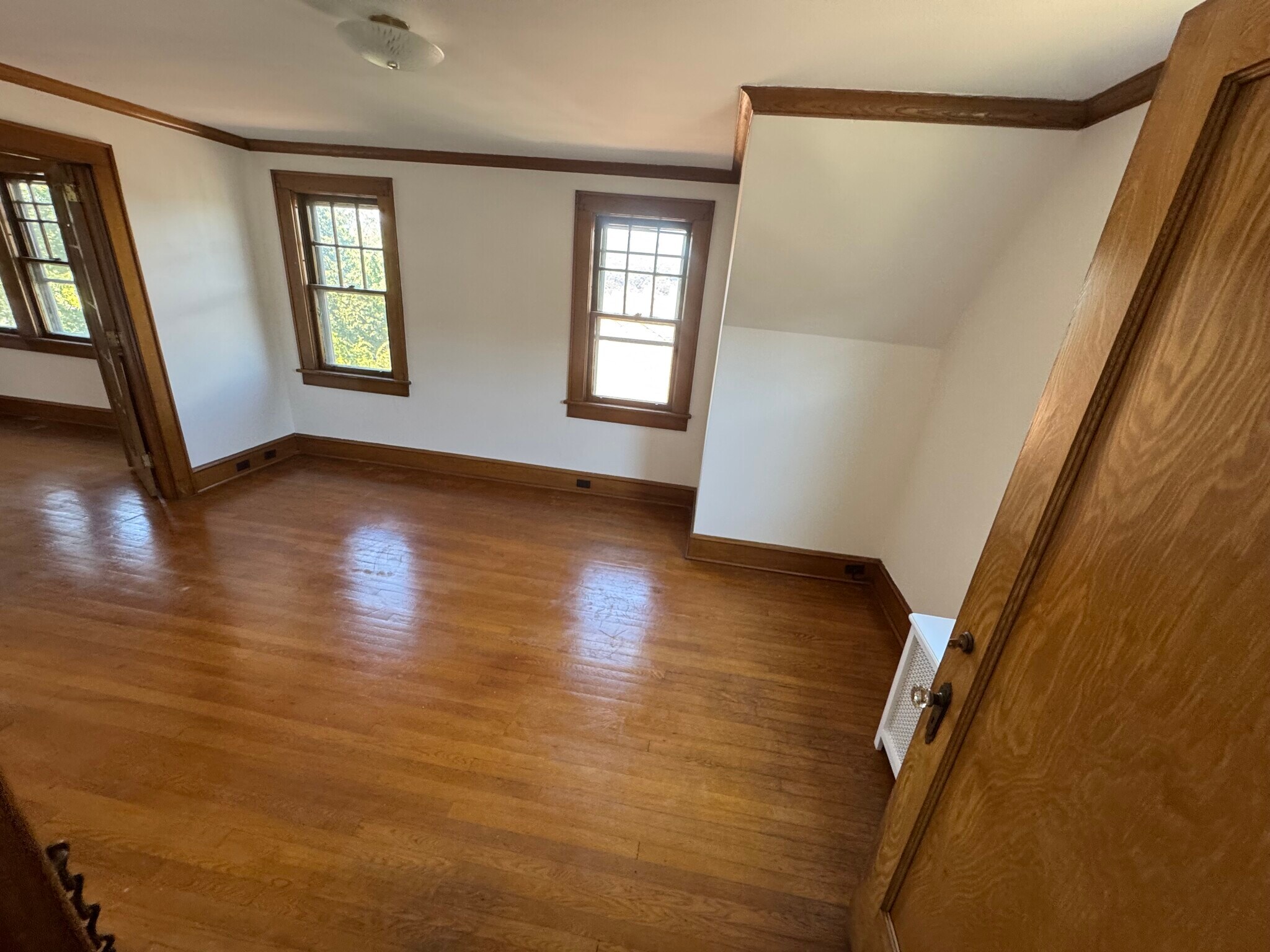 Building Photo - 1002 Fisk St