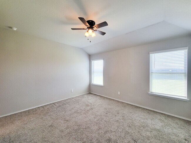 Building Photo - The price is right and the location is even better! Take a look TODAY at this like-new, 3/2, open...