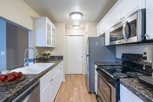 Building Photo - Meydenbauer Park Apartments