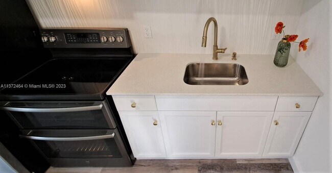 Building Photo - 1090 NW 100th Terrace