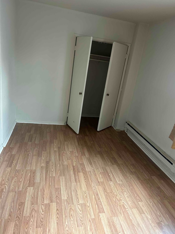 Building Photo - 120 N Main St