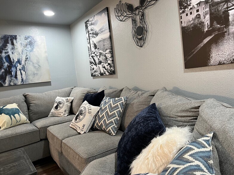 Building Photo - 21 Woodmere Ct