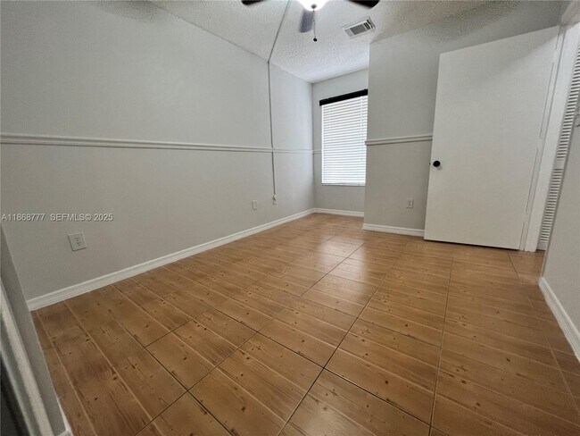 Building Photo - 1187 NW 124th Ave