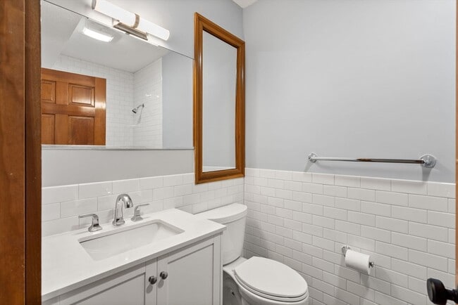 Building Photo - 75 Ferrin St