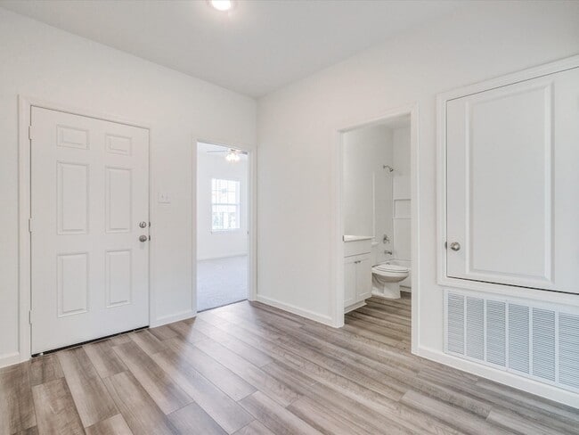 Building Photo - 1553 Shadow Hawk Dr