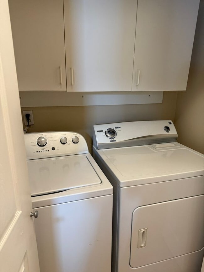 Building Photo - 2Bd/2Ba Kent Condo