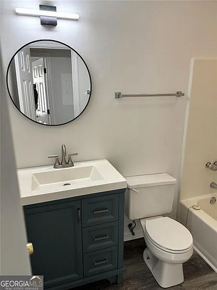 Building Photo - 2080 Charter Ln