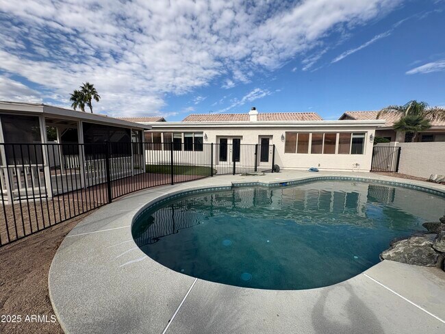 Building Photo - 6121 E Hermosa Vista Dr