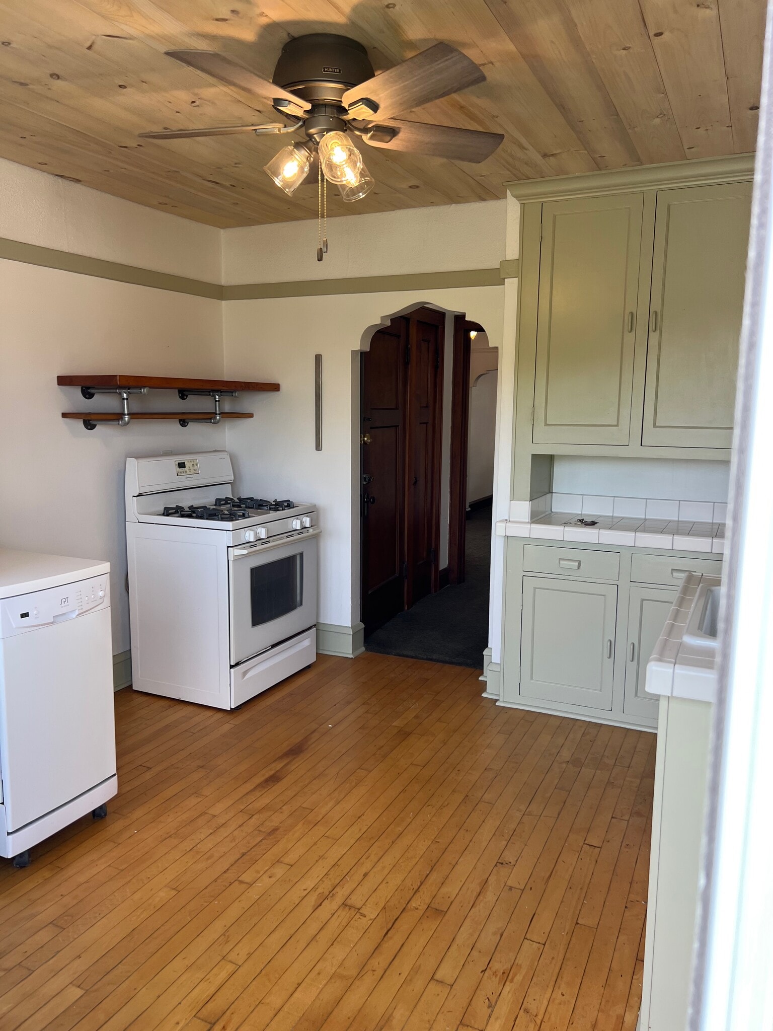 Kitchen With Dishwasher - 6326 W Grant St