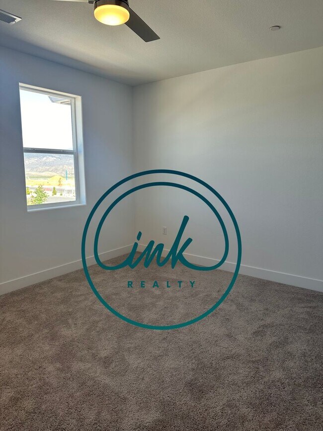 Building Photo - Beautiful and Modern Newly Built Townhome ...