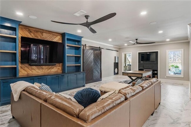 Building Photo - 5265 Peachtree Dunwoody Rd NE