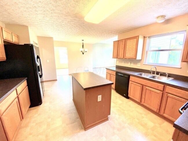Primary Photo - 129 Sapphire Ice Dr
