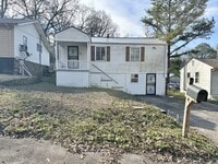 Building Photo - 1303 9th Ave