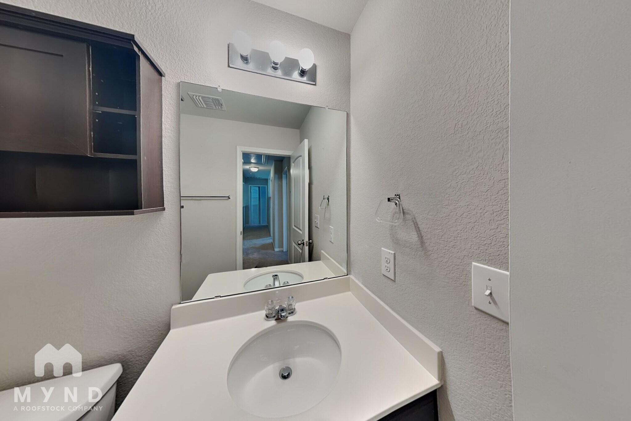 Building Photo - 717 Pinnacle Dr