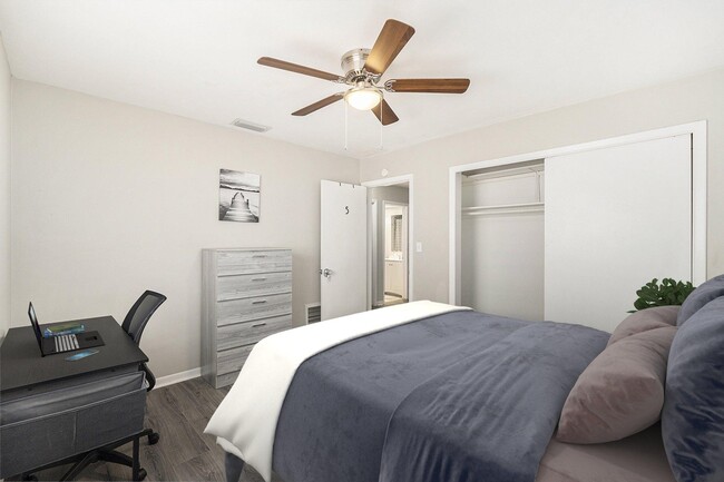 Building Photo - 1346 Byron Dr