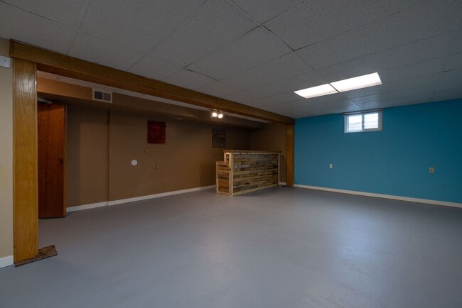 Building Photo - Large updated 4 bedroom 3 bath home in Laurel