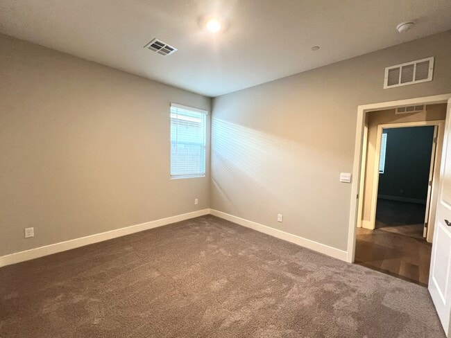 Building Photo - *** MOVE-IN SPECIAL*** BRAND NEW 4 bedroom with In-law suit 3 bath home located in Henderson, NV!