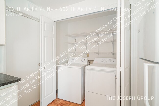 Building Photo - 602 Hi-Ab-La Pl NE