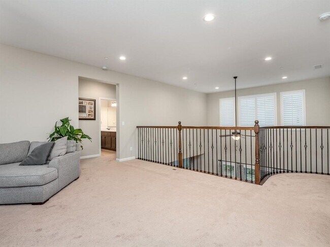 Building Photo - Newly Built 5 Bedroom Home Near Clovis East