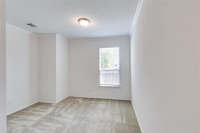 Building Photo - 2007 Fretboard St