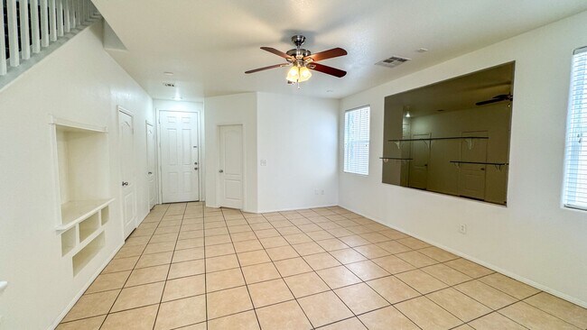 Building Photo - Spacious 3-Bed + Loft & Den | Granite Coun...