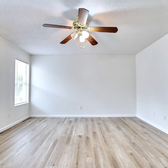 Building Photo - 8751 Gray Fox Ct