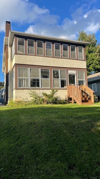 Primary Photo - 1693 Watson Ave