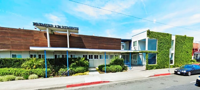 Building Photo - Premier Apartments