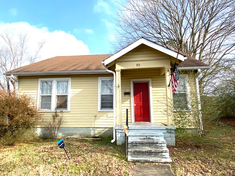 Building Photo - 733 Gracey