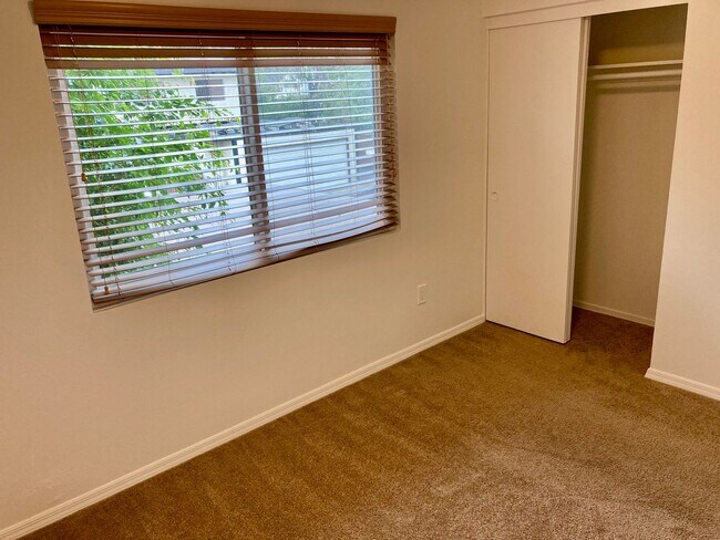 Building Photo - Tierrasanta 4 Bedroom 3 Bath