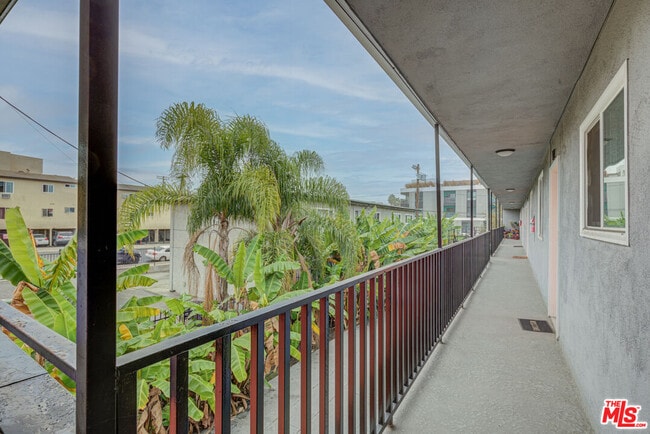 Building Photo - 4309 W Adams Blvd