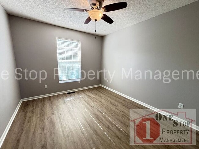 Building Photo - Luxury 5 bedroom, 4 bathroom Home Availabl...