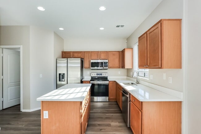 Building Photo - 7506 S 14th St