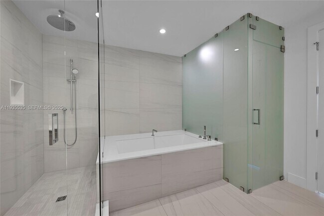 Building Photo - 151 N Seabreeze Blvd