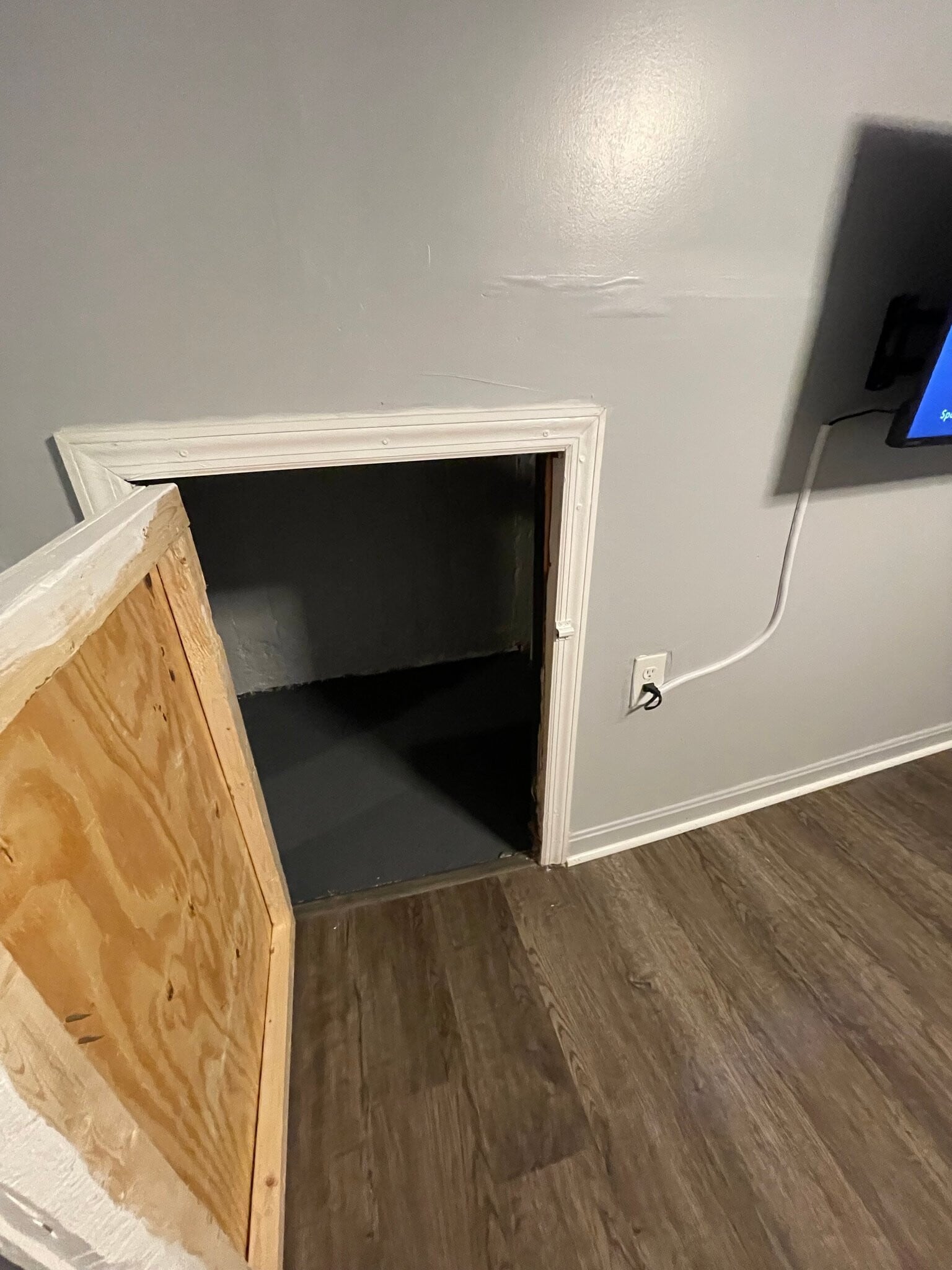 Building Photo - 204 34th St NE