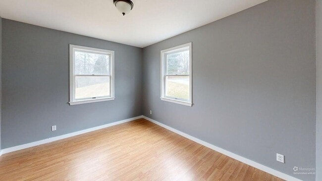 Building Photo - Beautifully maintained single-level ranch home in South Barre