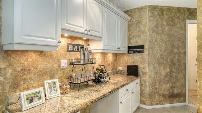 Building Photo - 2246 Cork Oak St W