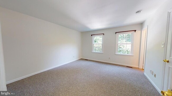 Building Photo - 5739 Oakshore Ct