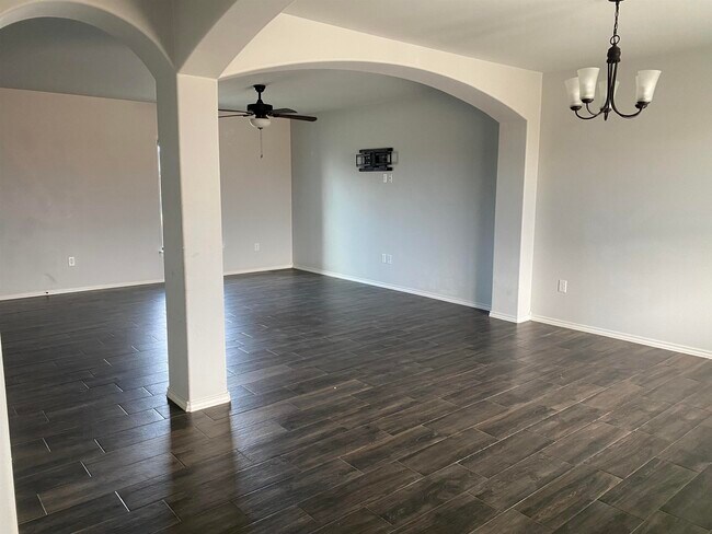 Building Photo - 1535 Port Texas Dr