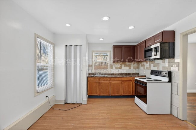 Building Photo - 159 Barto Dr