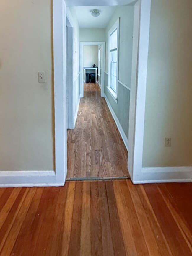 Building Photo - 30-32 Sherman St - Lakefront Living, Right in the Heart of Burlington