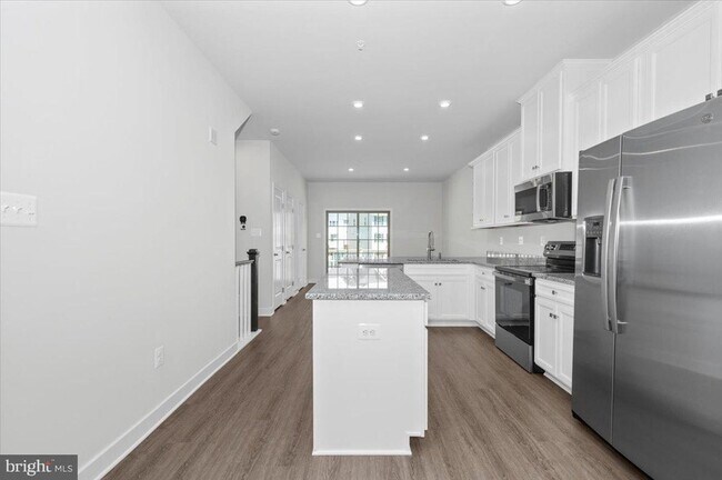 Building Photo - 19822 Habitat Ter