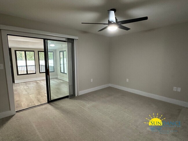 Building Photo - Fully Renovated Cul-de-sac Corner Lot Home in Fort Walton Beach!