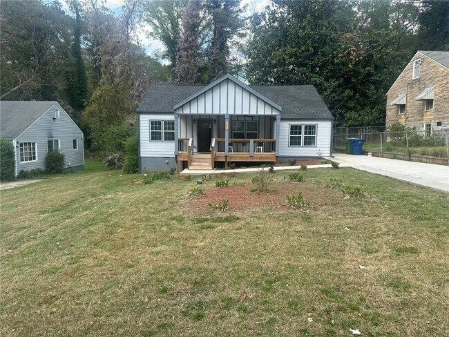 Building Photo - 1841 Bayberry Dr SW