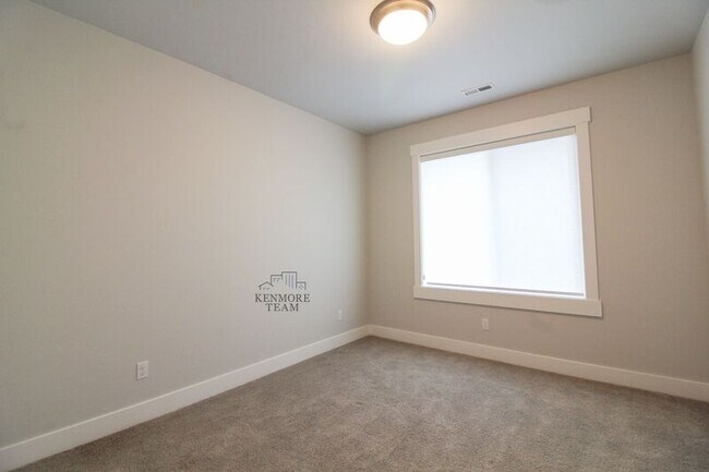 Building Photo - 2237 Legacy Ln