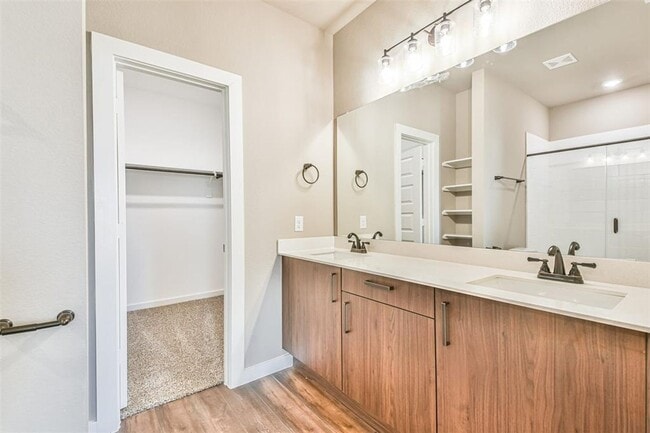 Building Photo - Modern 3-Bedroom Duplex with Granite Counters, Private Yard, and Prime Location